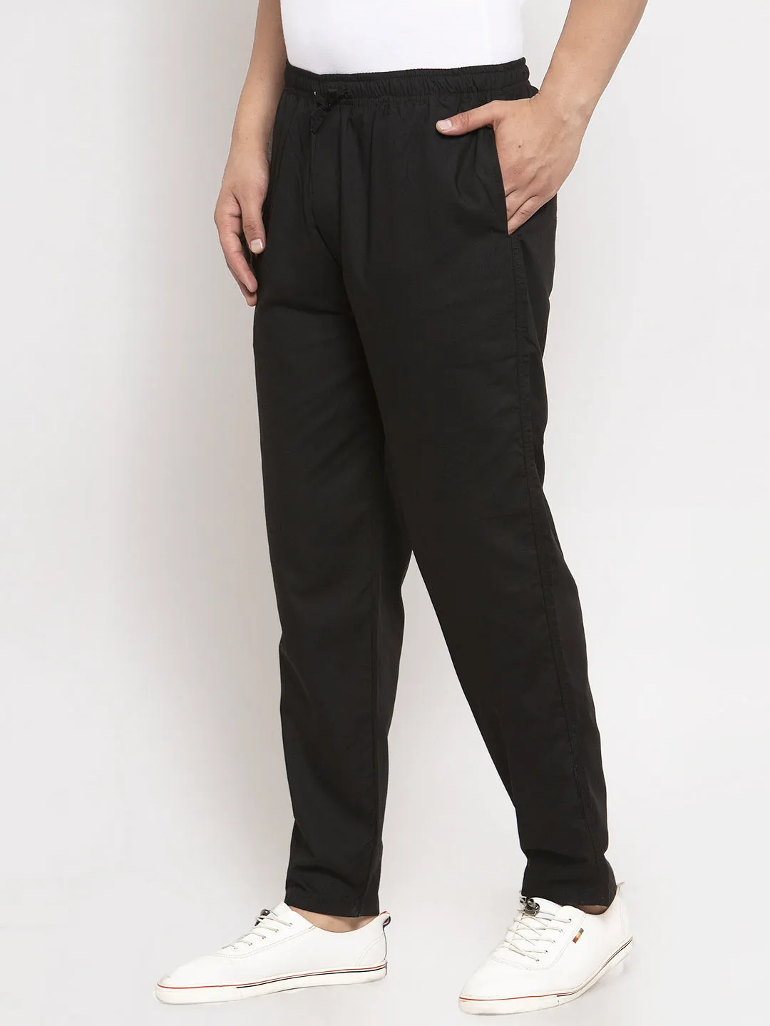 Jashvi Men Black Solid Track Pants